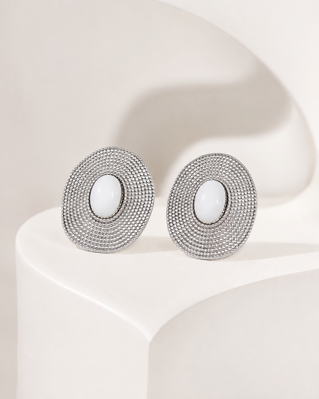 White gold tone mother of pearl S925 silver stud earrings