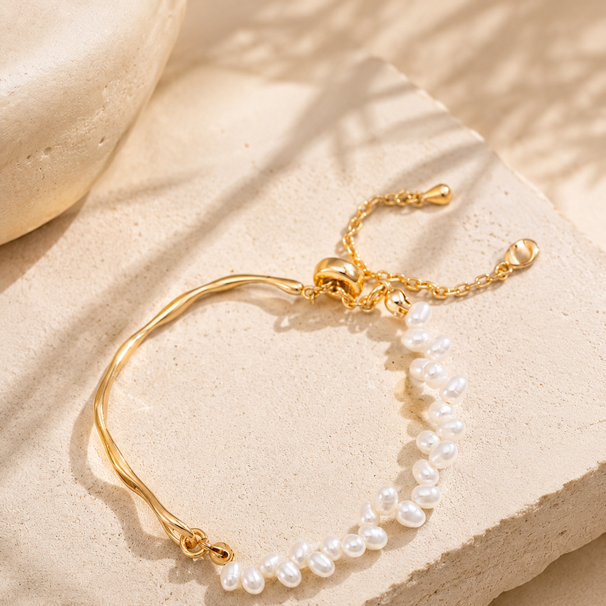 Vintage Gold natural pearl bracelet in warm daylight