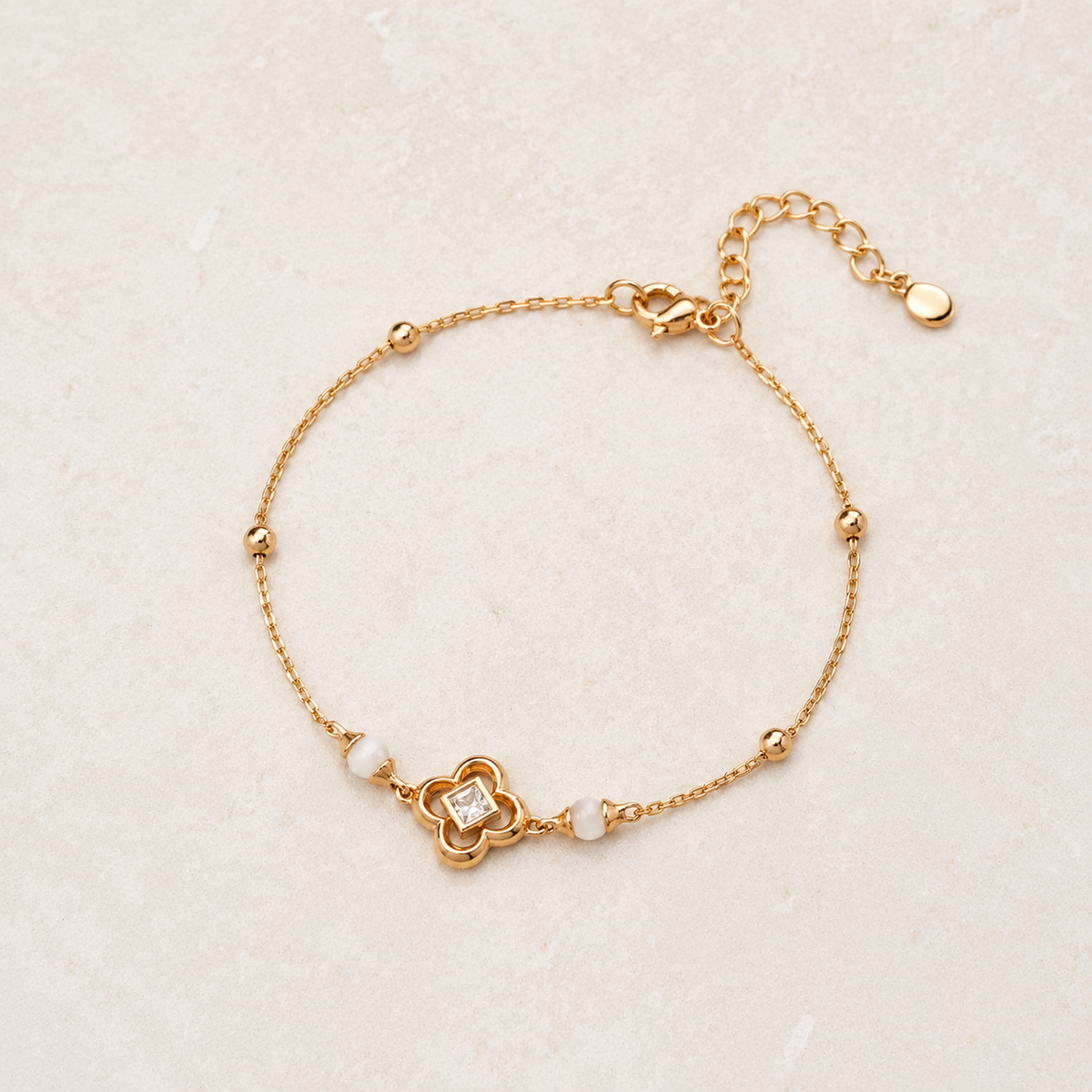 Vintage Gold clover shell and zircon bracelet