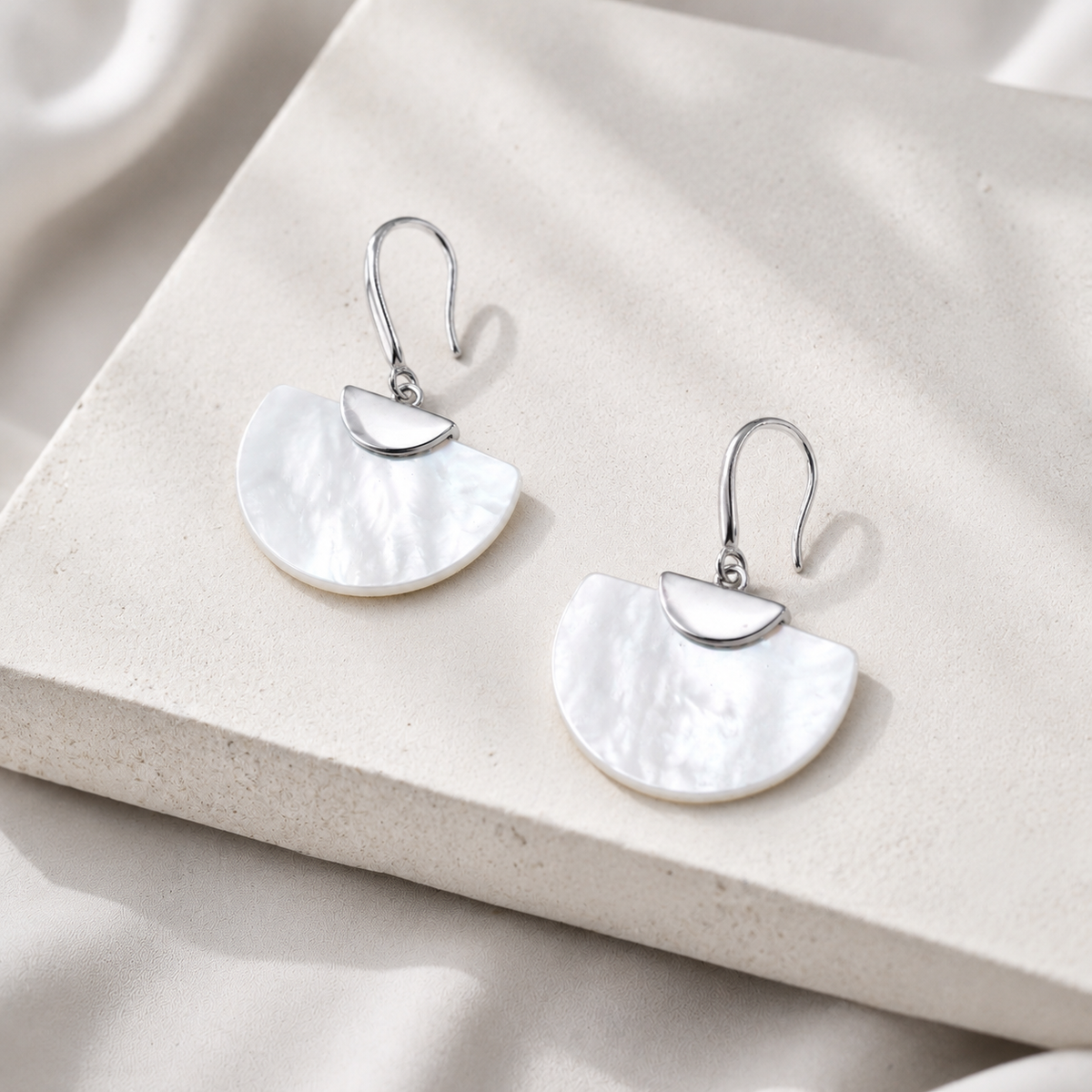 Silver S925 mother-of-pearl fan drop earrings