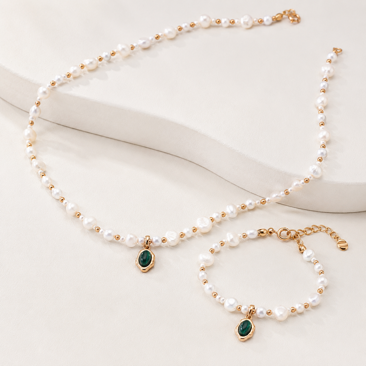 Vintage Gold pearl jewelry set with matching malachite pendant necklace and bracelet
