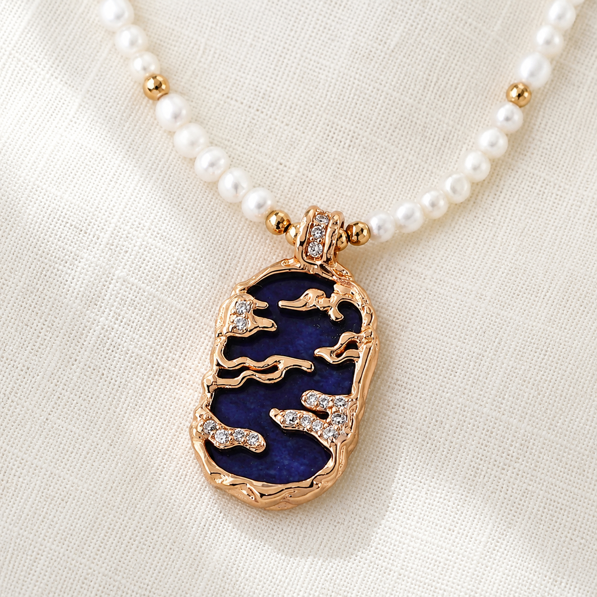 Vintage Gold lapis lazuli pendant necklace with a natural pearl strand