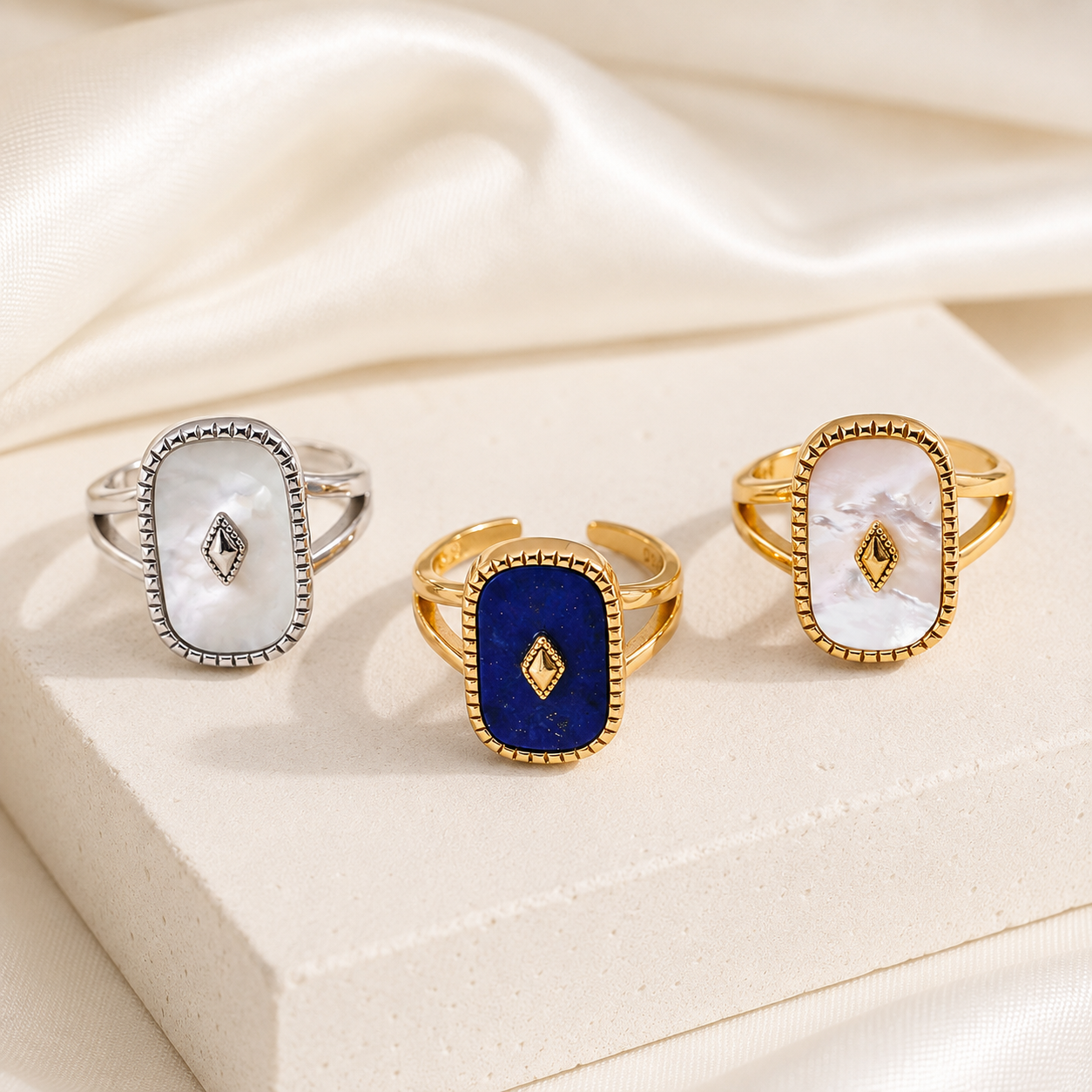 Vintage Plaque Ring in Mother of Pearl and Lapis Lazuli, Silver and Vintage Gold finishes