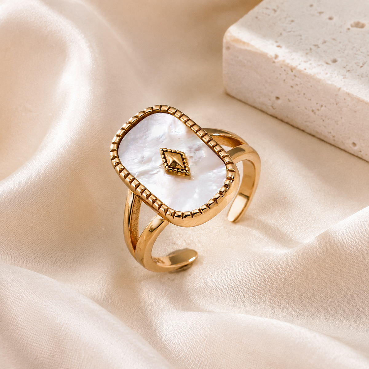 Vintage Gold S925 silver adjustable ring with natural mother of pearl plaque